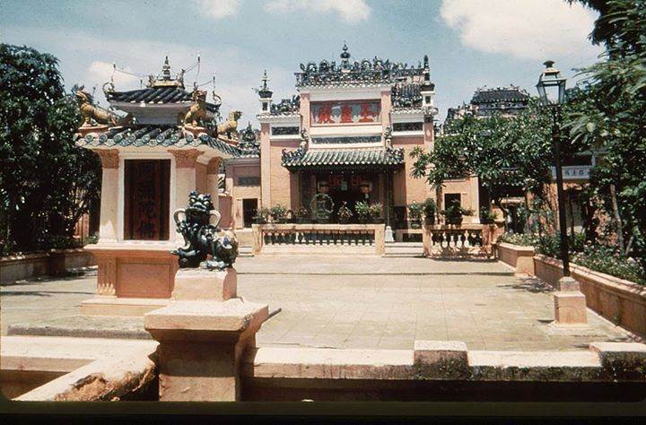Chùa Ngọc Hoàng nằm ở 73 đường Mai Thị Lựu, quận 1, TP HCM