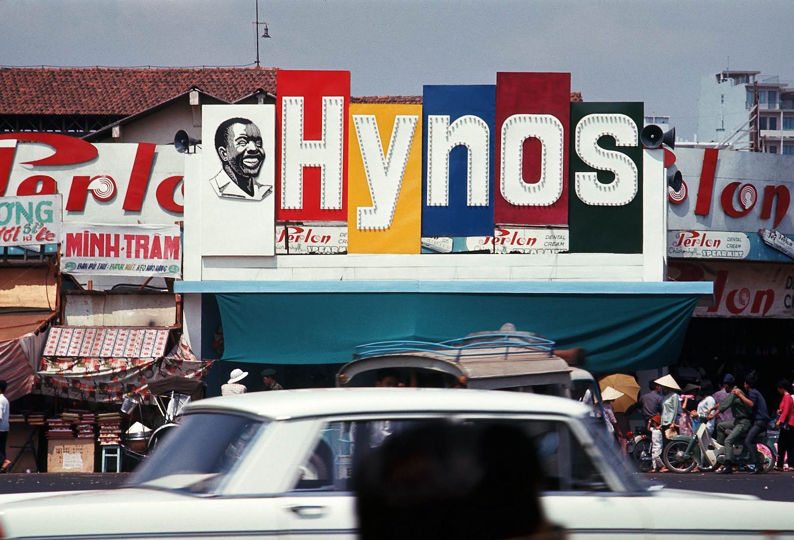 Biển quảng cáo kem đánh răng Hynos